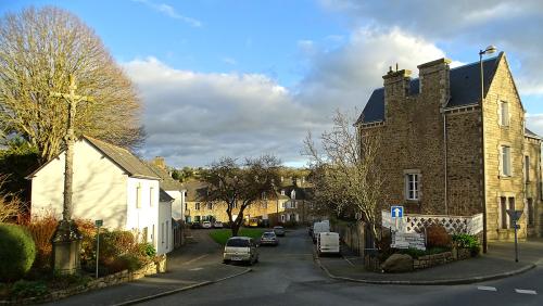 PLANCOET-SITES-Calvaire-Place-de-la -Liberte