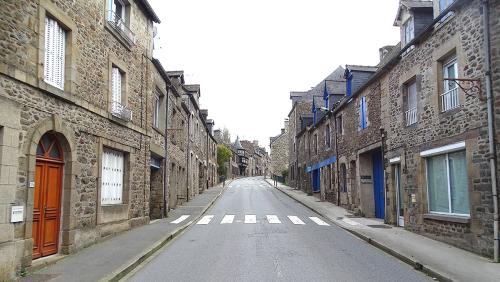 PLANCOET-SITES-Rue-Abbaye-N°15 et suite